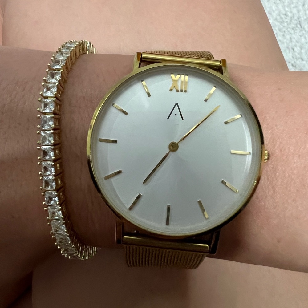Amazing Brande Adjustable Gold Watch